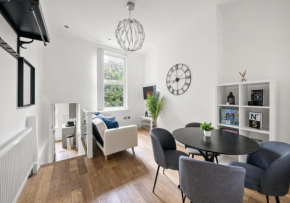 Cosy Regents Park Apartment